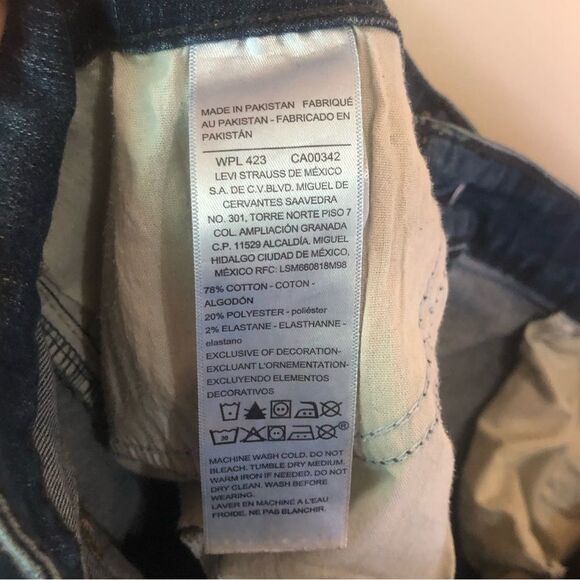 🐱 Levi’s | Capri Length Jeans - Picture 5 of 6